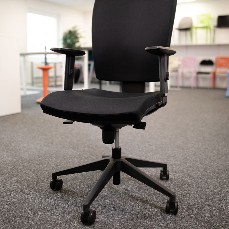 Miljö-Montpellier-3 Montpellier - En bekväm kontorsstol med hög rygg - Bild 2